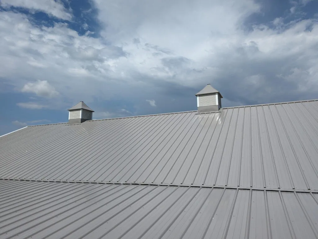 pea ridge 36x52 with 2 15ft side sheds 3